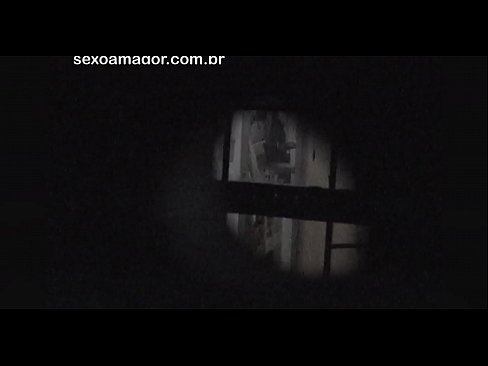 ❤️ Blondie viene segretamente filmato da un voyeur del quartiere nascosto dietro mattoni cavi Super porno al it.tradewin.top ❌❤